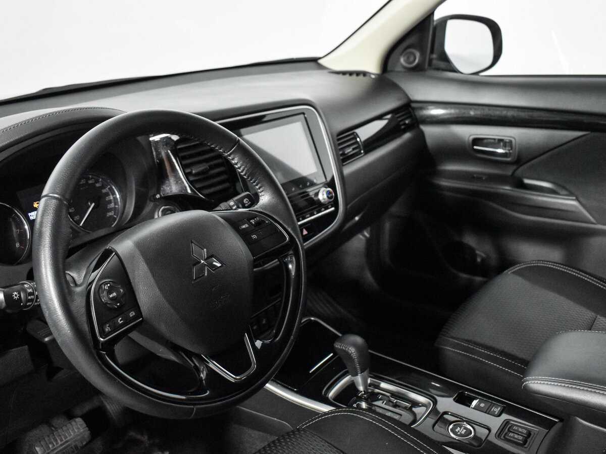 Купить Mitsubishi Outlander с пробегом. Фото: #7