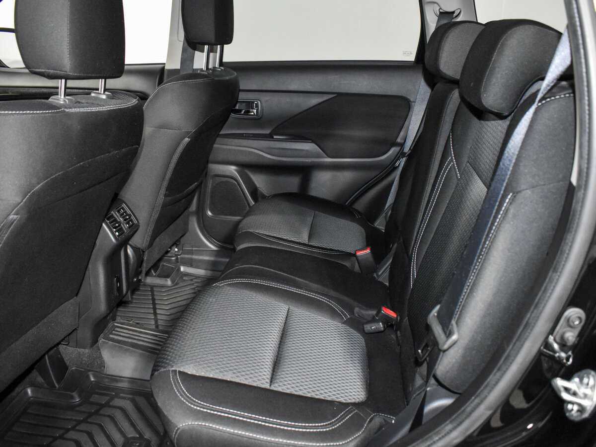 Купить Mitsubishi Outlander с пробегом. Фото: #11