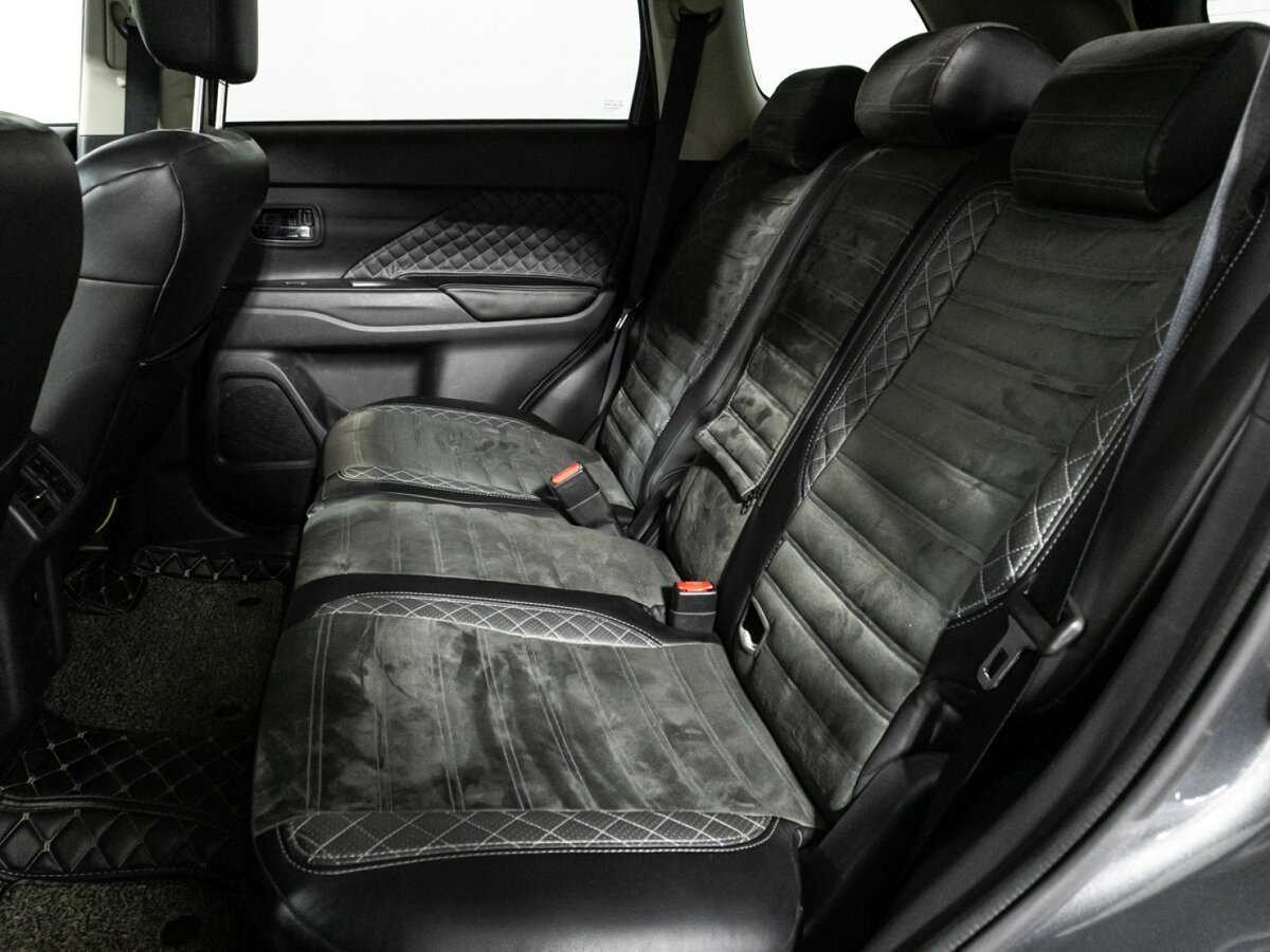 Купить Mitsubishi Outlander с пробегом. Фото: #9