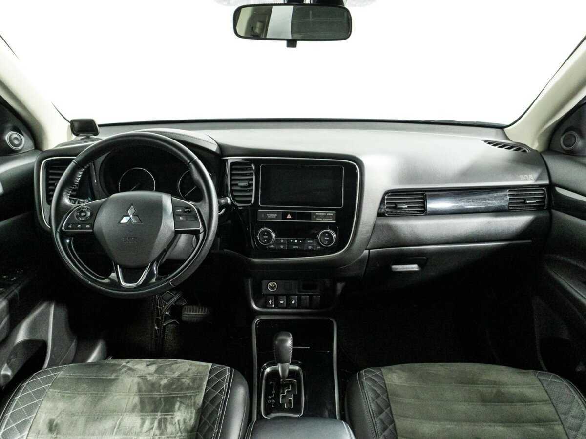 Купить Mitsubishi Outlander с пробегом. Фото: #12
