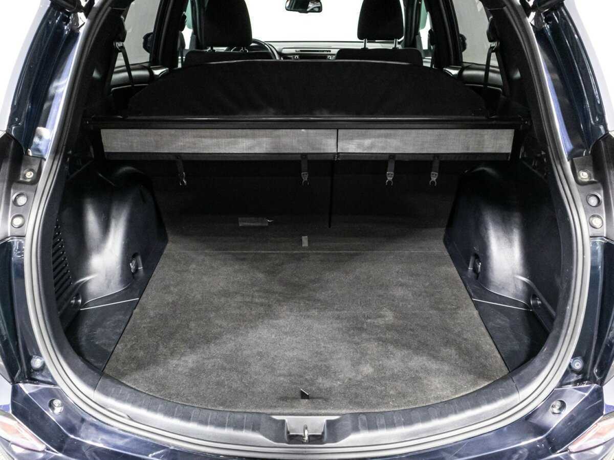 Купить Toyota RAV4 с пробегом. Фото: #14