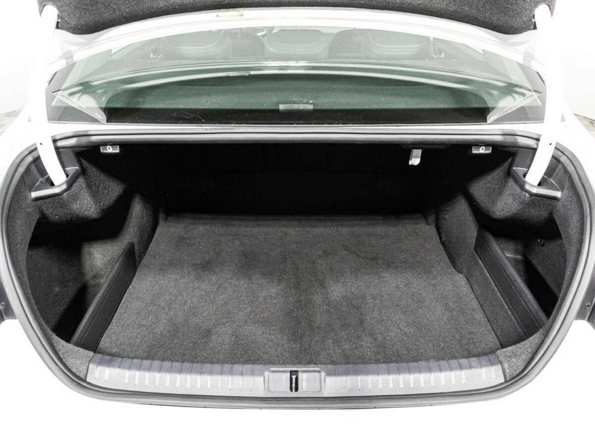 Купить Volkswagen Passat с пробегом. Фото: #14