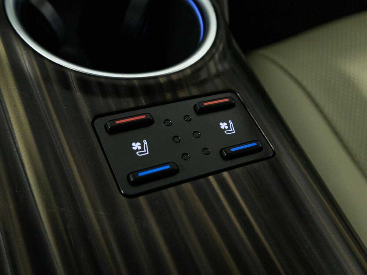 Купить Toyota Camry с пробегом. Фото: #21