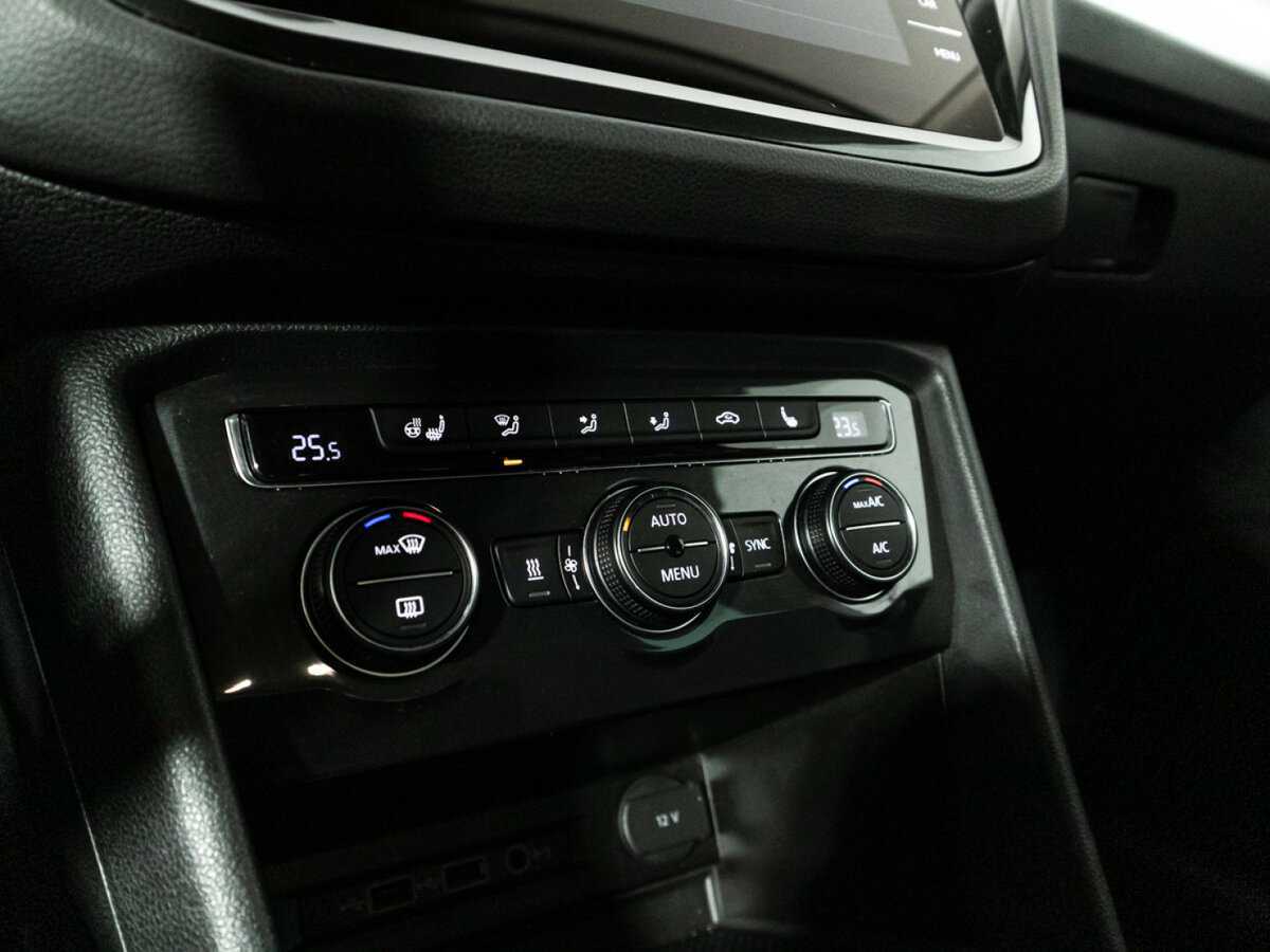Купить Volkswagen Tiguan с пробегом. Фото: #14
