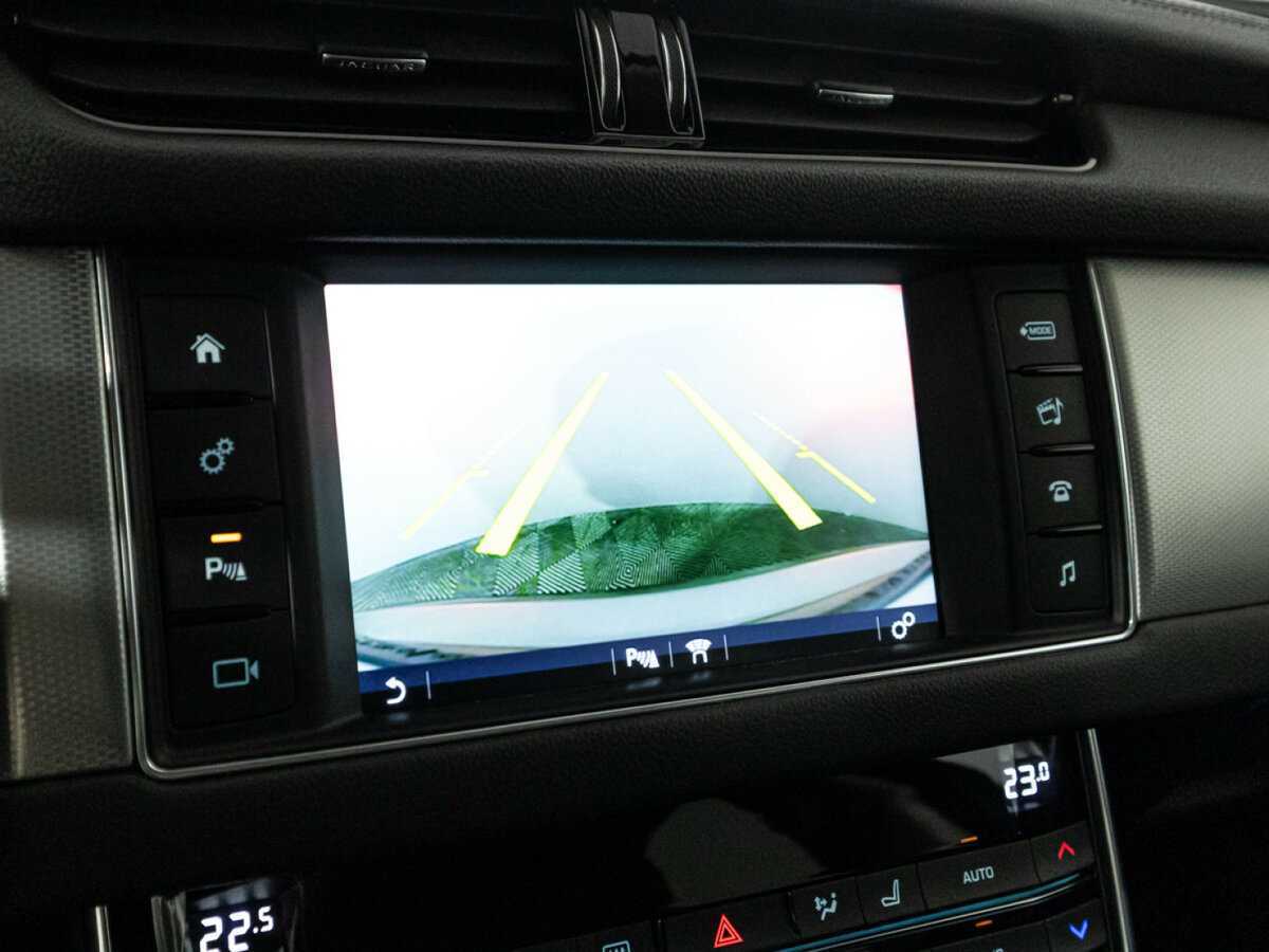 Купить Jaguar XF с пробегом. Фото: #17