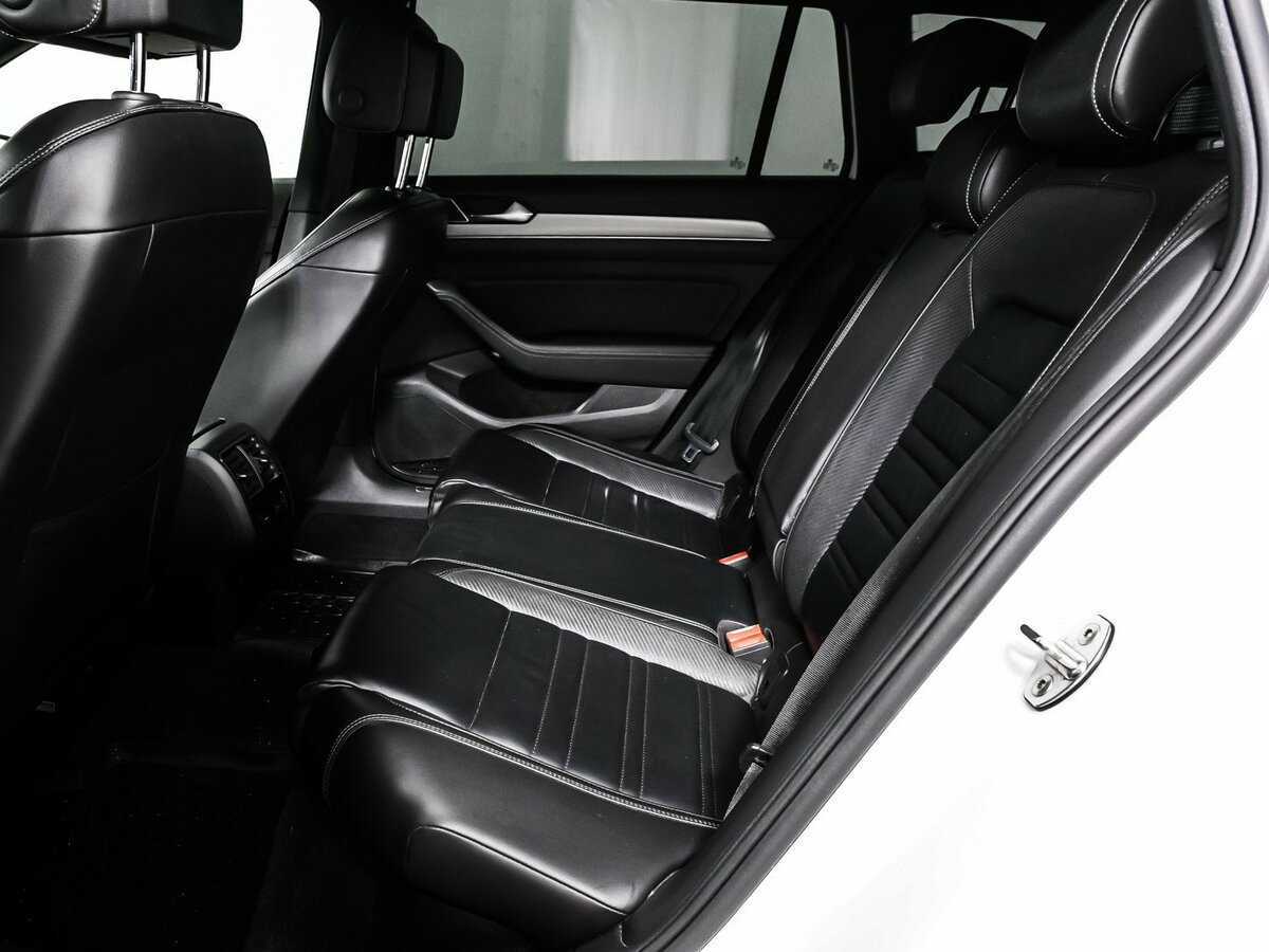 Купить Volkswagen Passat с пробегом. Фото: #12