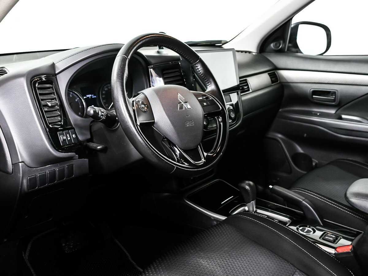 Купить Mitsubishi Outlander с пробегом. Фото: #11