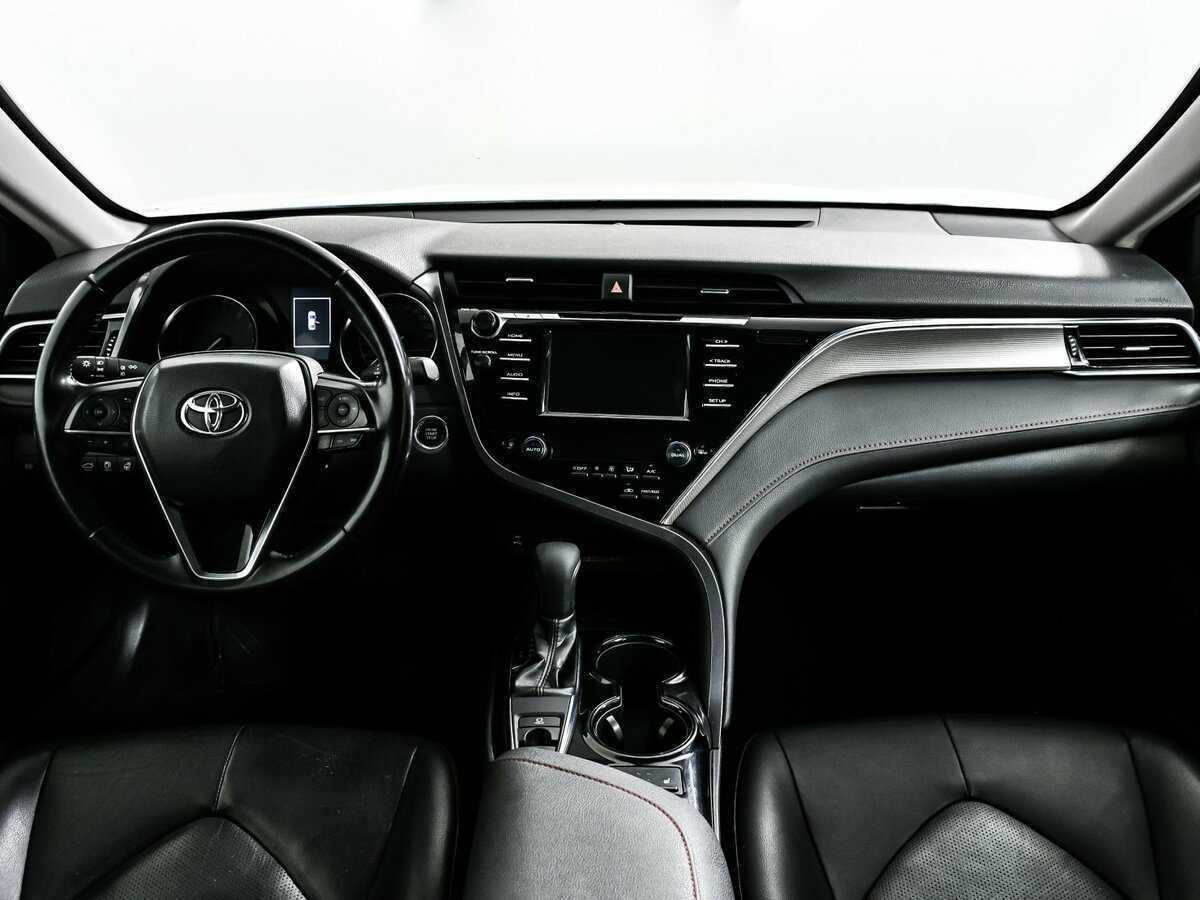Купить Toyota Camry с пробегом. Фото: #10
