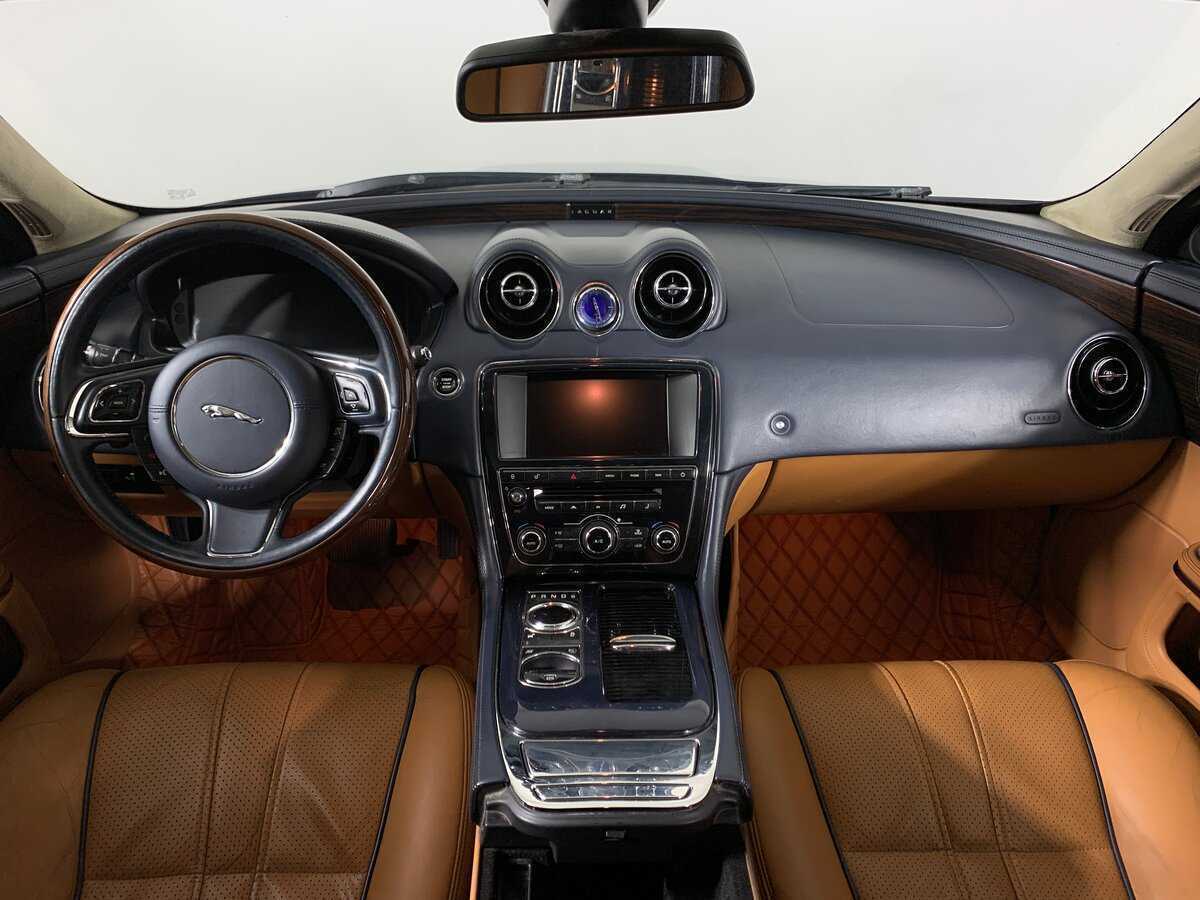 Купить Jaguar XJ с пробегом. Фото: #12