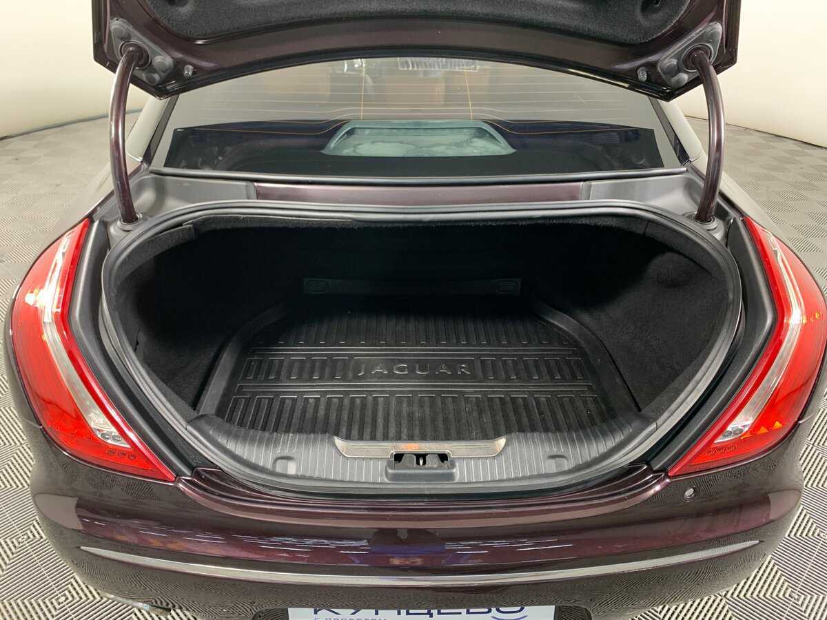 Купить Jaguar XJ с пробегом. Фото: #20