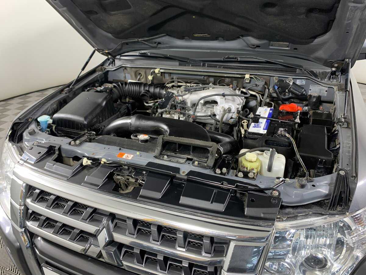 Купить Mitsubishi Pajero с пробегом. Фото: #10