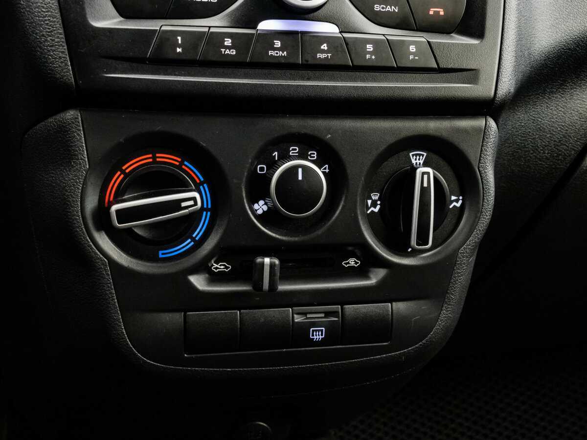 Купить Lada (ВАЗ) Granta с пробегом. Фото: #10