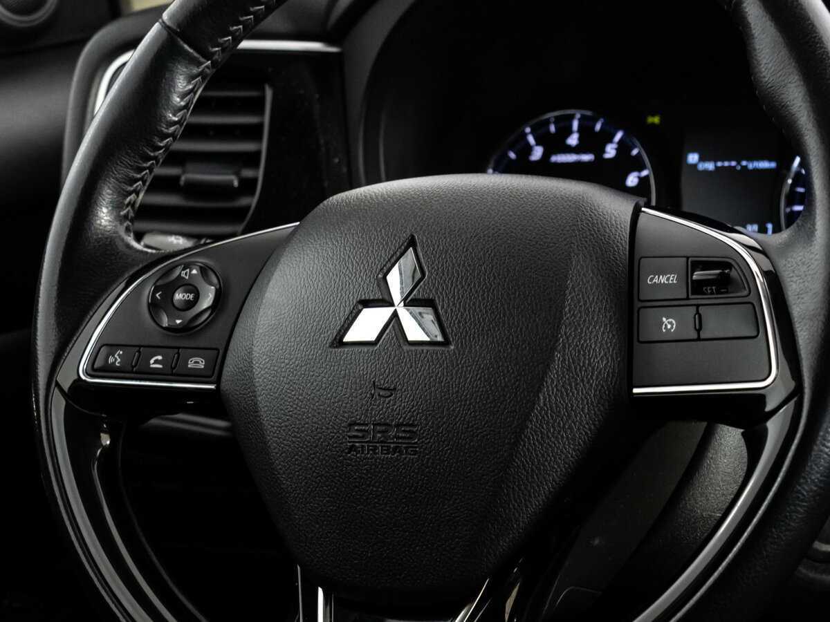 Купить Mitsubishi Outlander с пробегом. Фото: #10