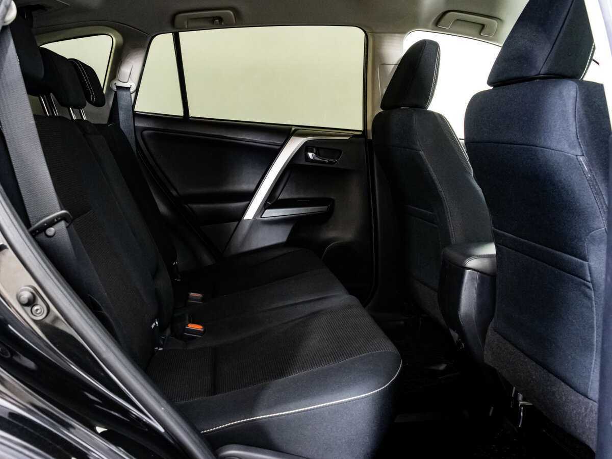 Купить Toyota RAV4 с пробегом. Фото: #13