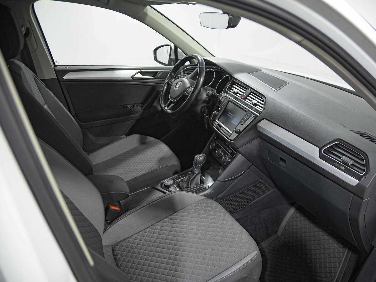 Купить Volkswagen Tiguan с пробегом. Фото: #15