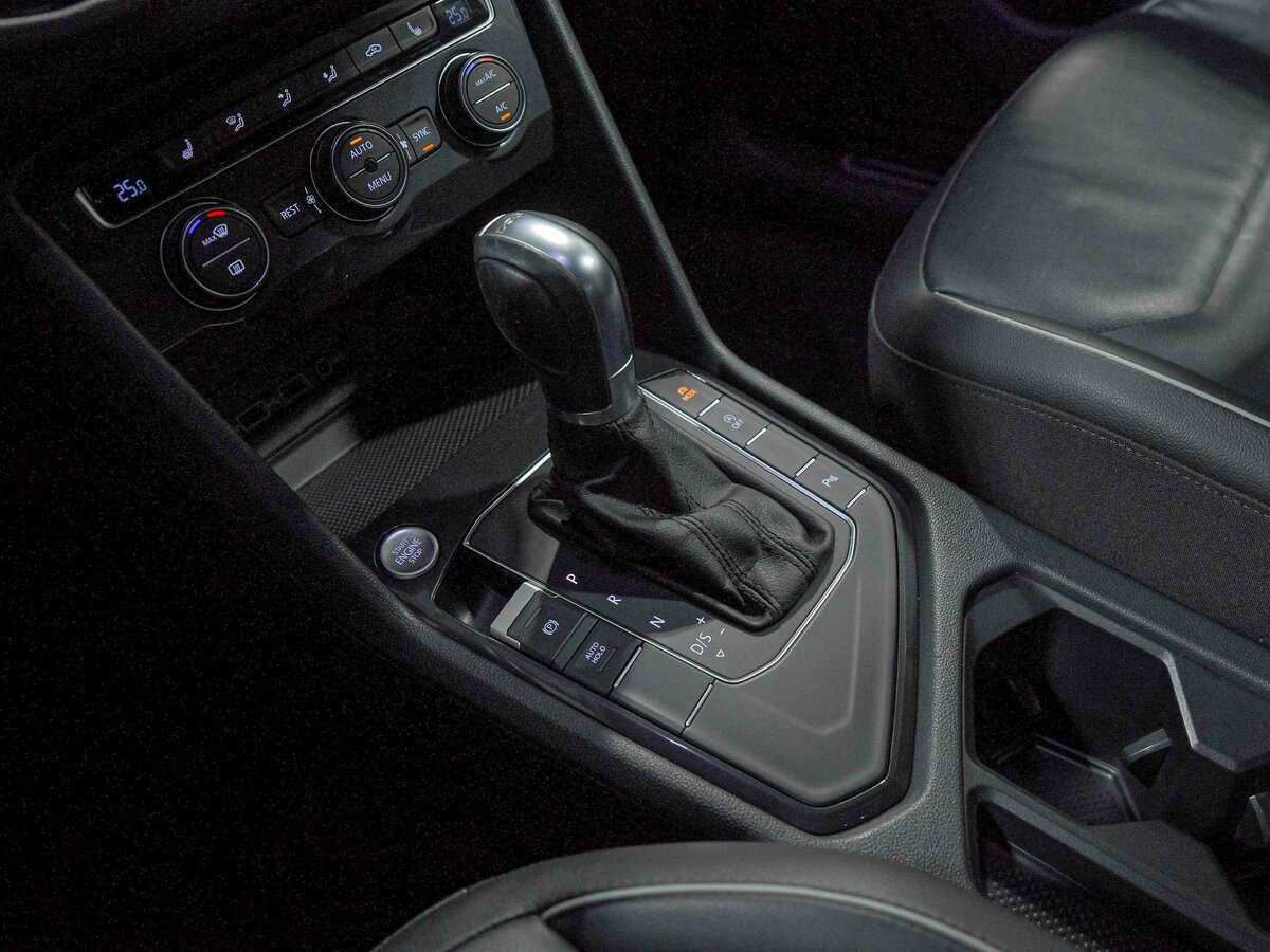 Купить Volkswagen Tiguan с пробегом. Фото: #9