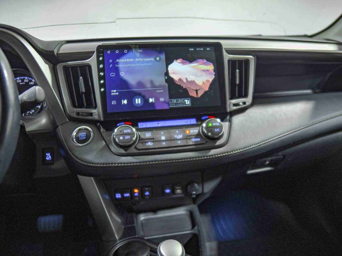 Купить Toyota RAV4 с пробегом. Фото: #8