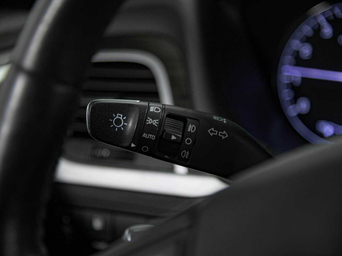 Купить Hyundai Genesis с пробегом. Фото: #8