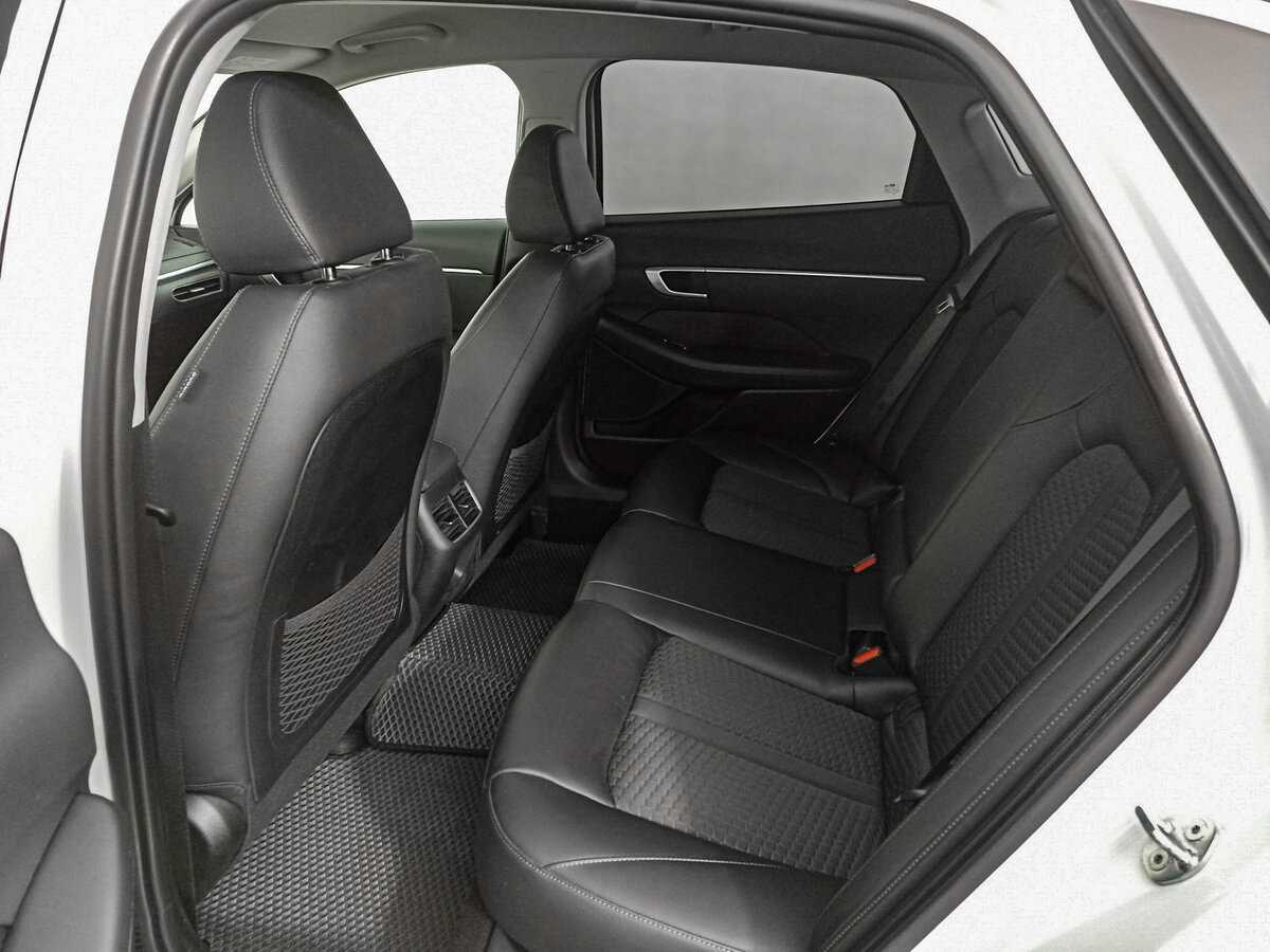 Купить Hyundai Sonata с пробегом. Фото: #11