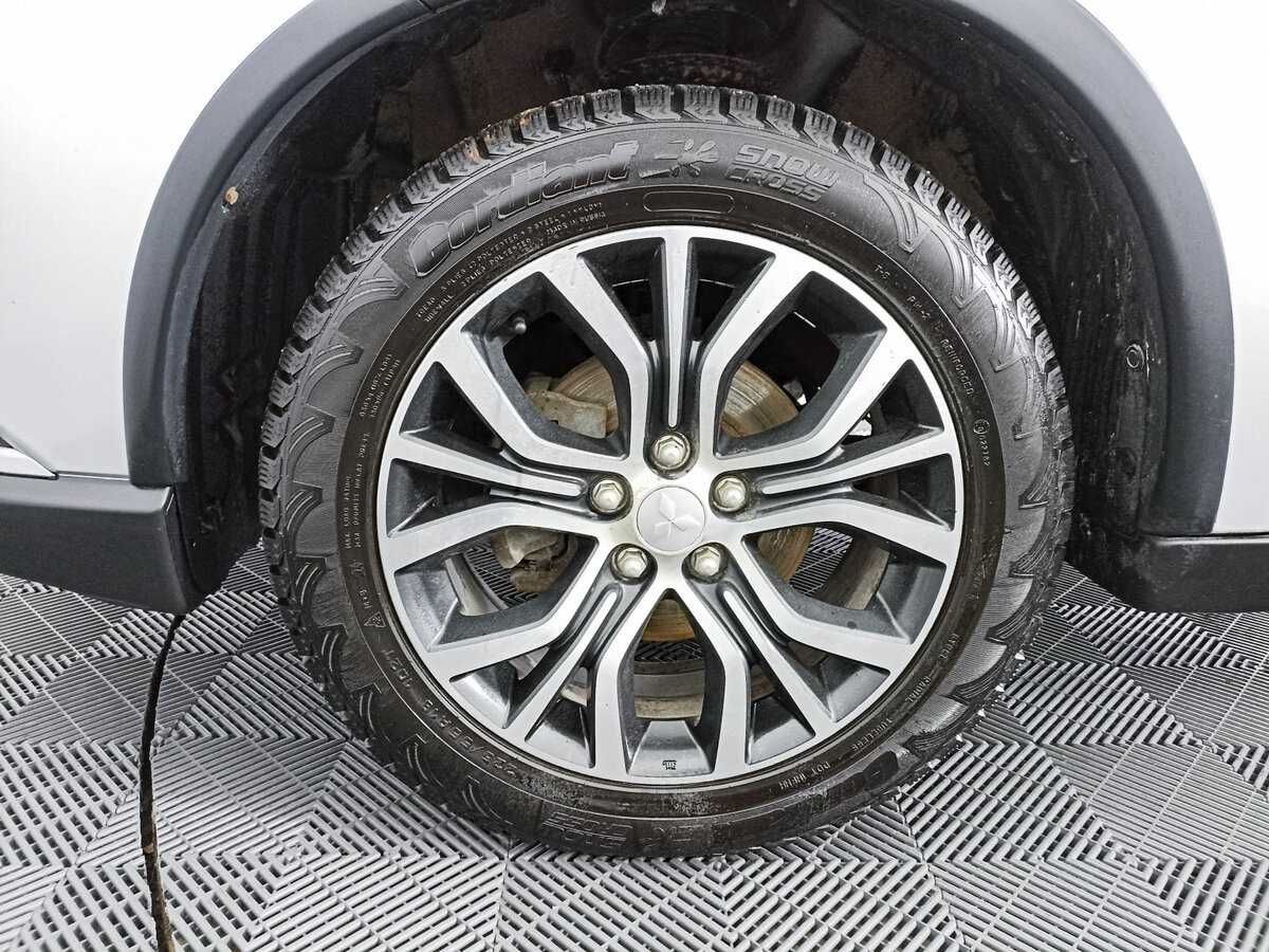 Купить Mitsubishi Outlander с пробегом. Фото: #17
