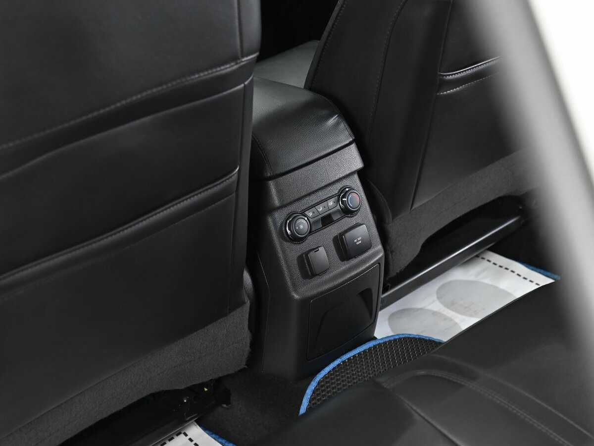 Купить Ford Explorer с пробегом. Фото: #14