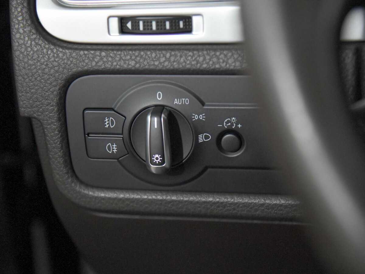 Купить Volkswagen Touareg с пробегом. Фото: #13