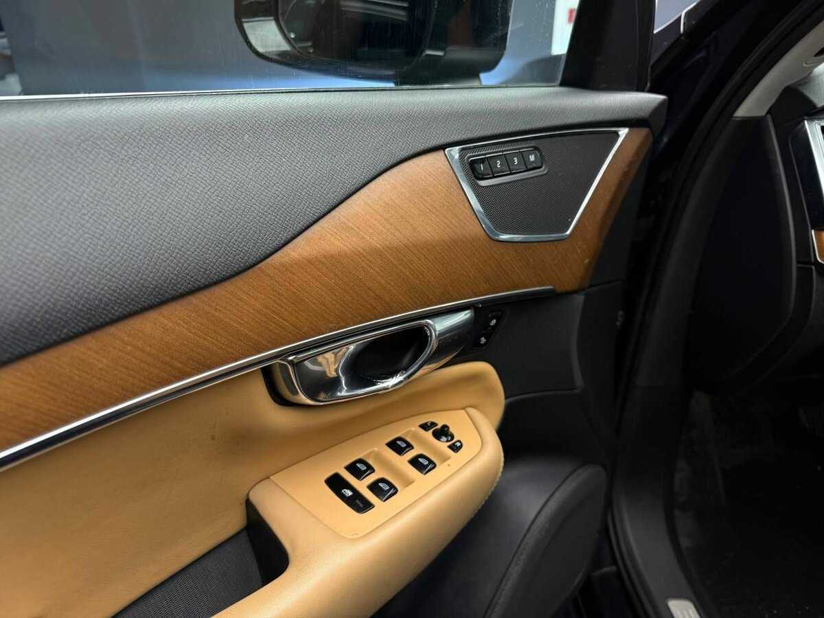 Купить Volvo XC90 с пробегом. Фото: #11
