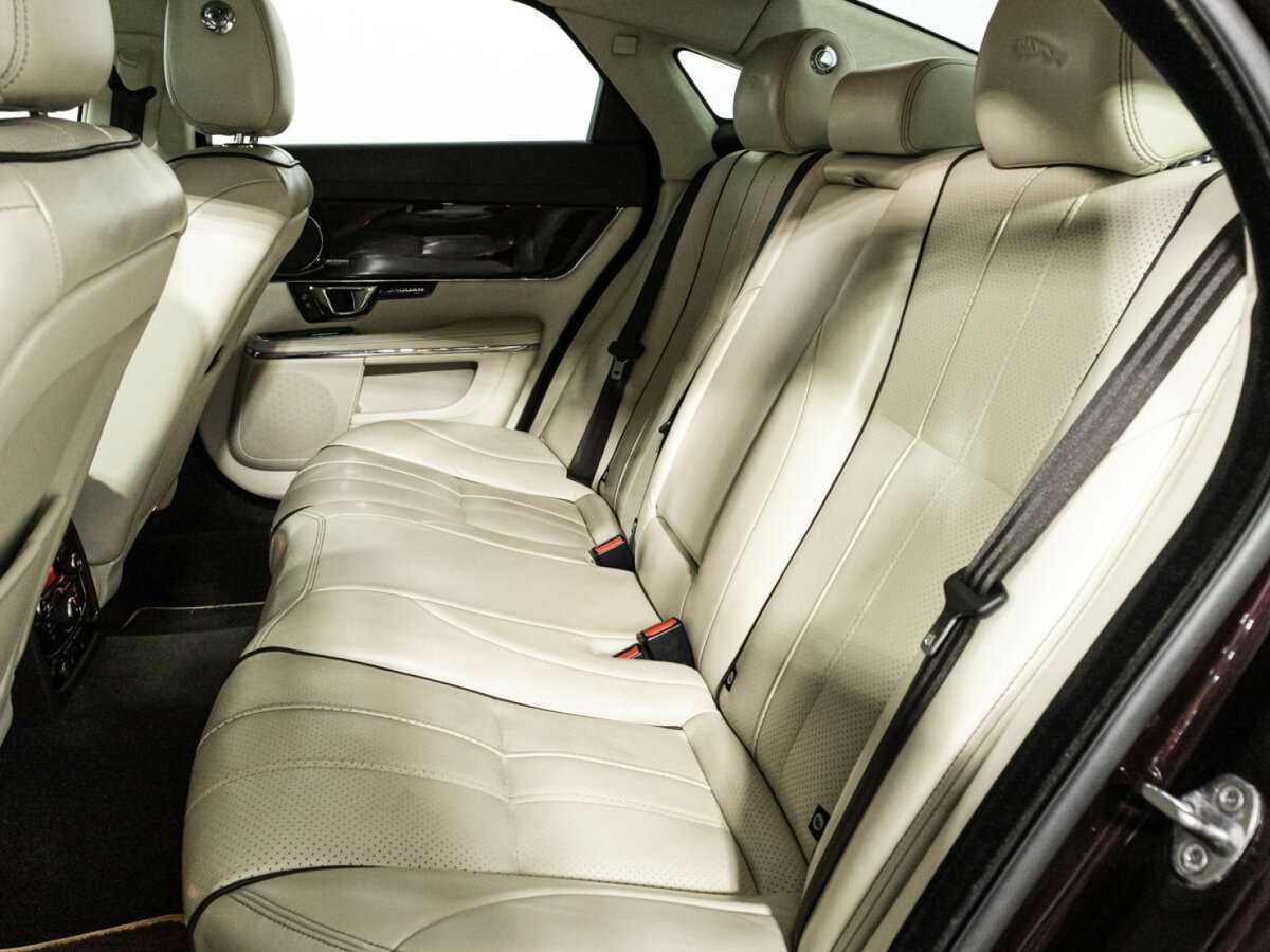 Купить Jaguar XJ с пробегом. Фото: #9