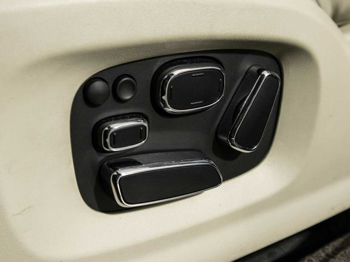 Купить Jaguar XJ с пробегом. Фото: #16