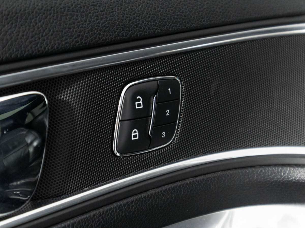 Купить Ford Explorer с пробегом. Фото: #19