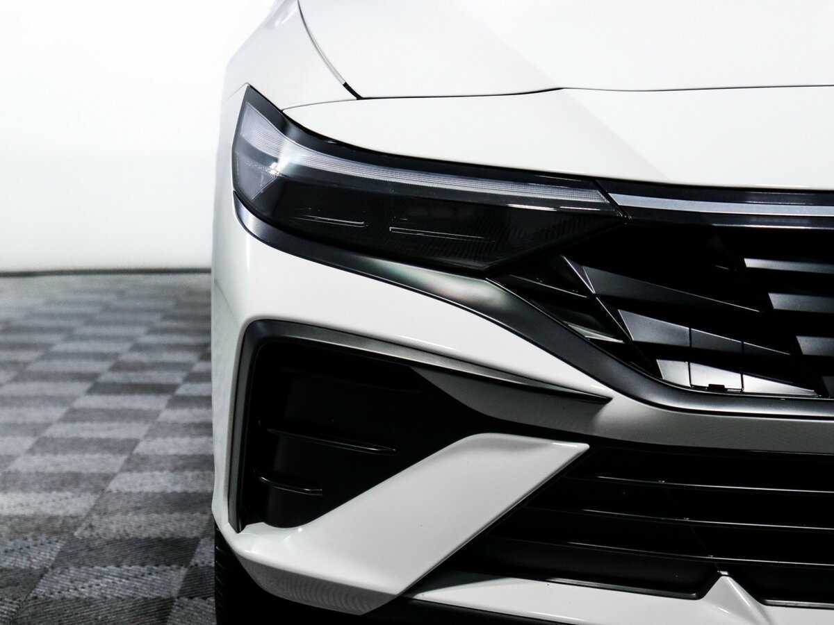 Купить Hyundai Elantra с пробегом. Фото: #17