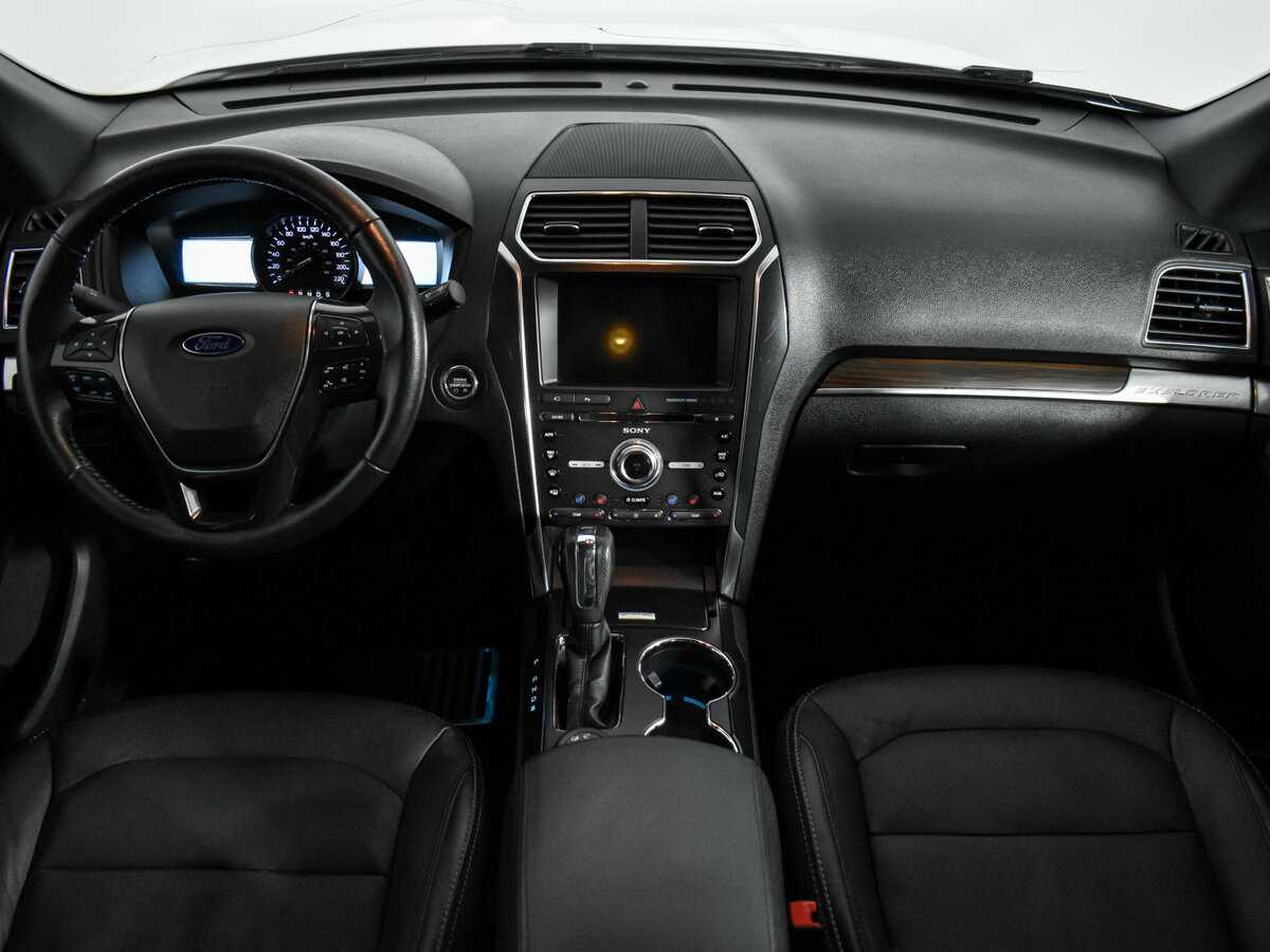 Купить Ford Explorer с пробегом. Фото: #16