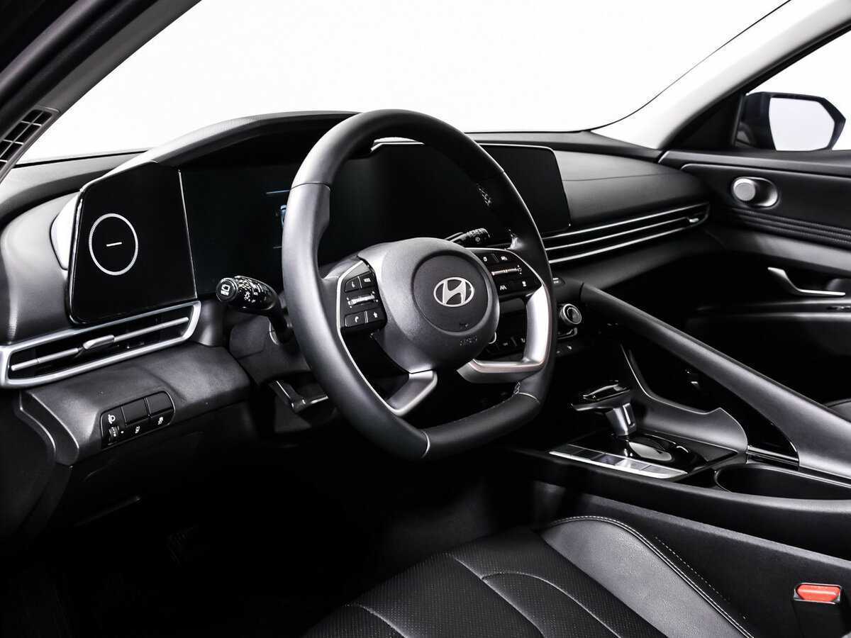 Купить Hyundai Elantra с пробегом. Фото: #11