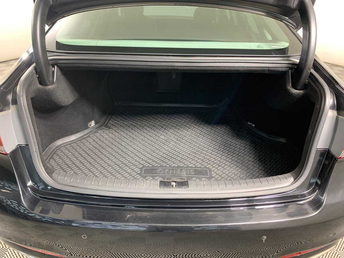 Купить Hyundai Genesis с пробегом. Фото: #19