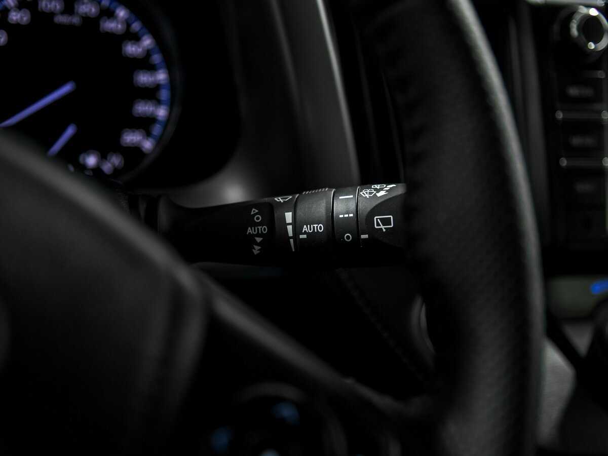 Купить Toyota RAV4 с пробегом. Фото: #9