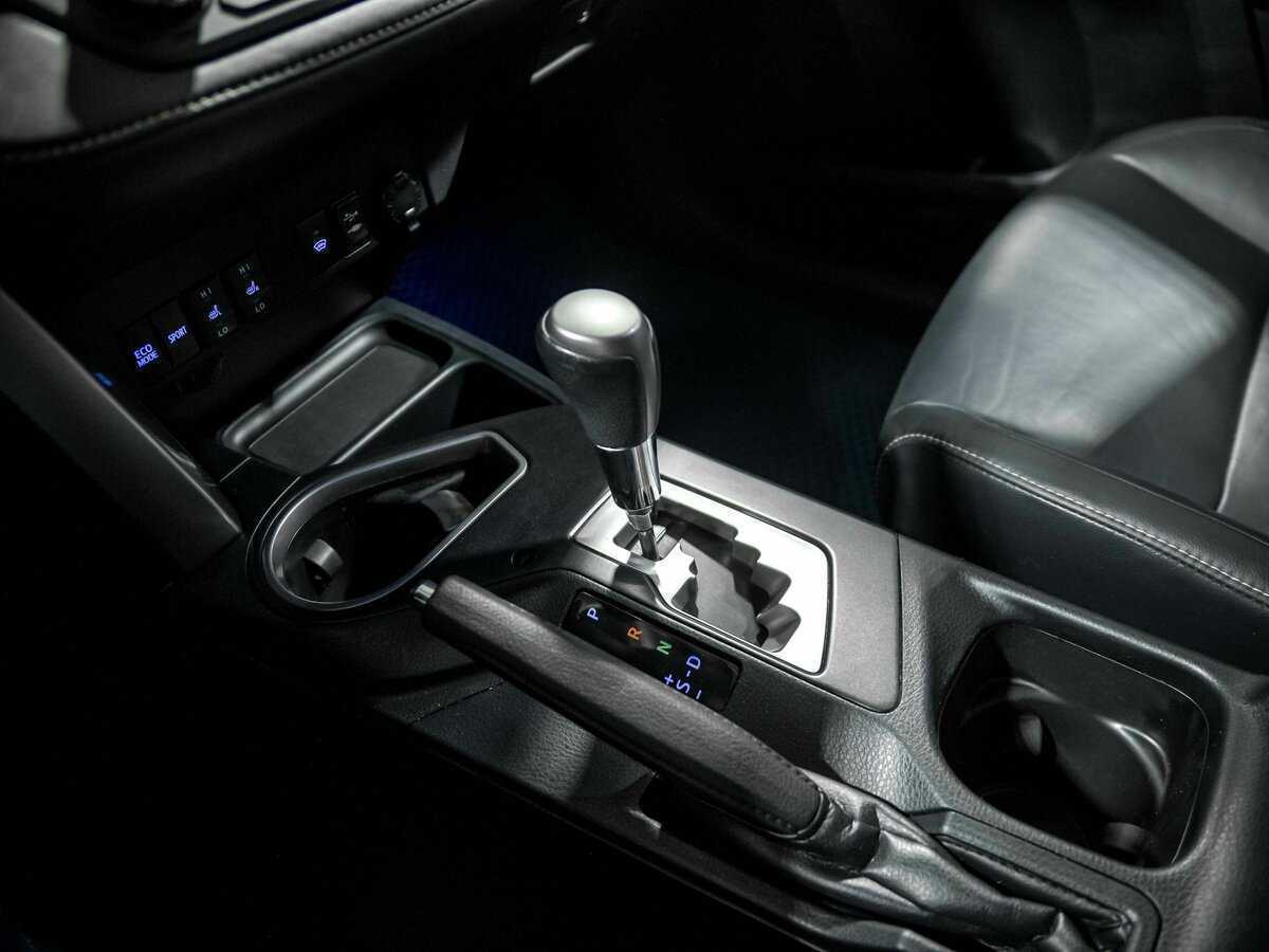 Купить Toyota RAV4 с пробегом. Фото: #11