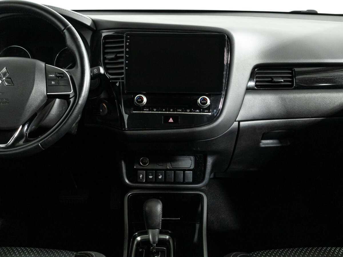 Купить Mitsubishi Outlander с пробегом. Фото: #12