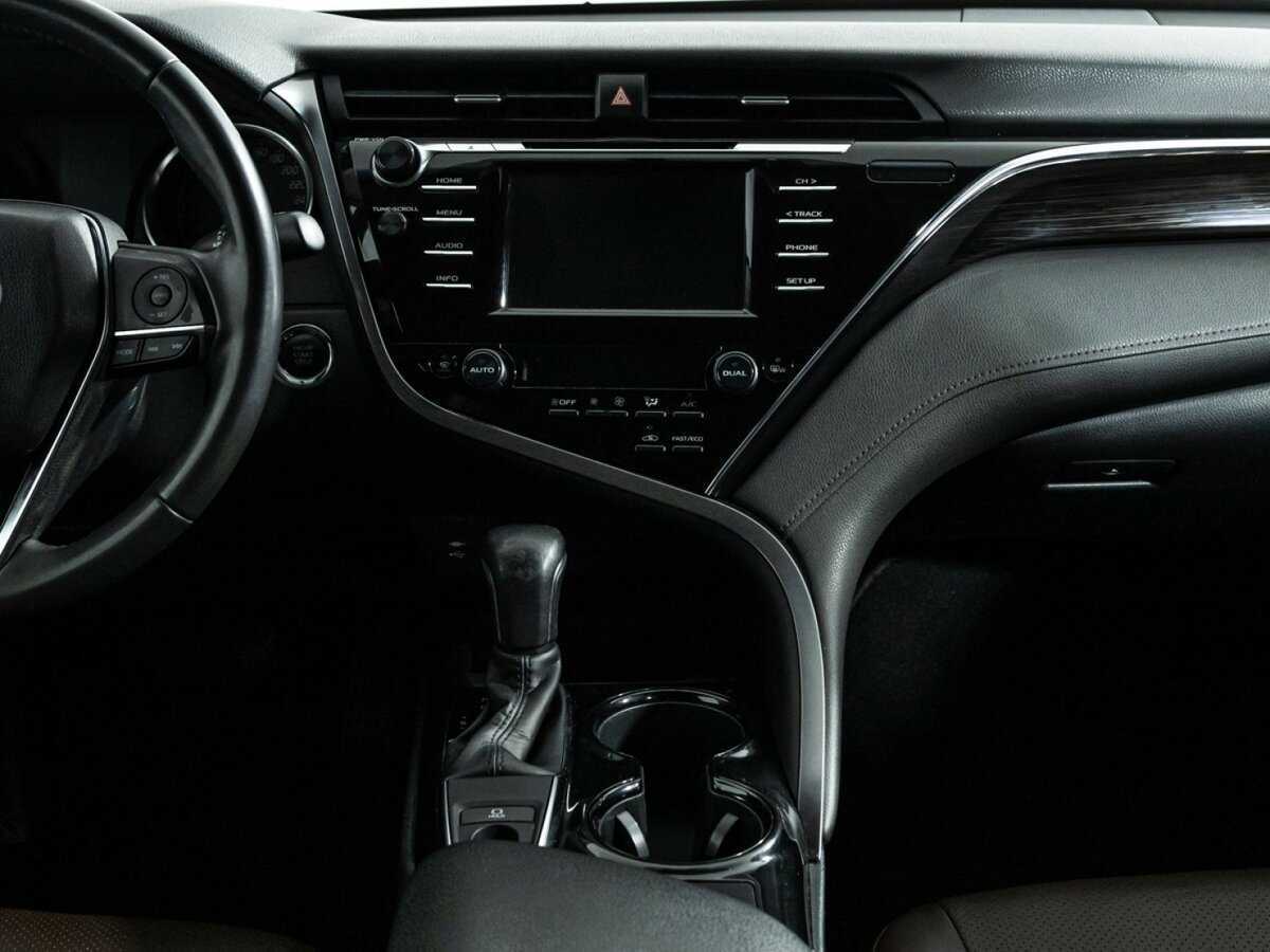 Купить Toyota Camry с пробегом. Фото: #11