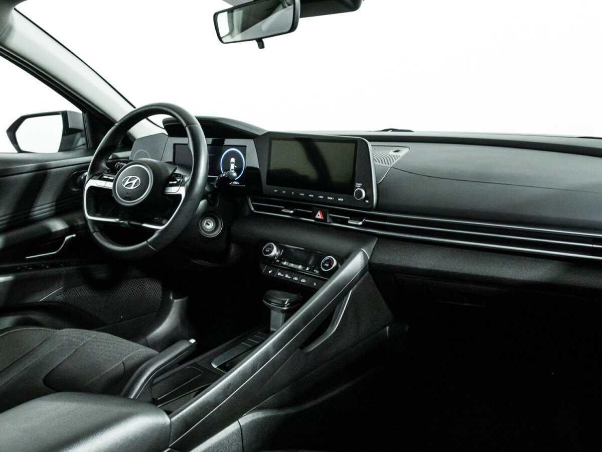 Купить Hyundai Elantra с пробегом. Фото: #8