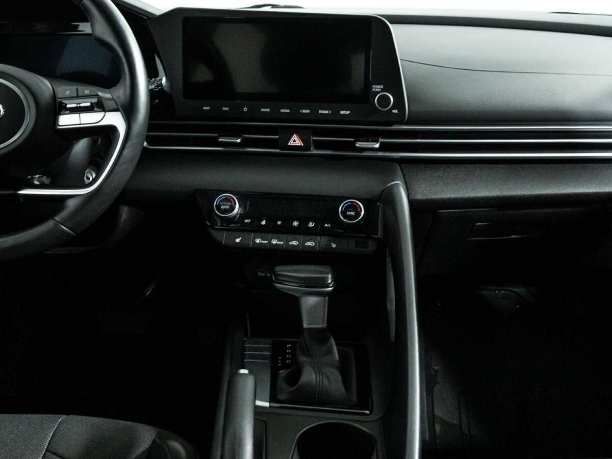 Купить Hyundai Elantra с пробегом. Фото: #13