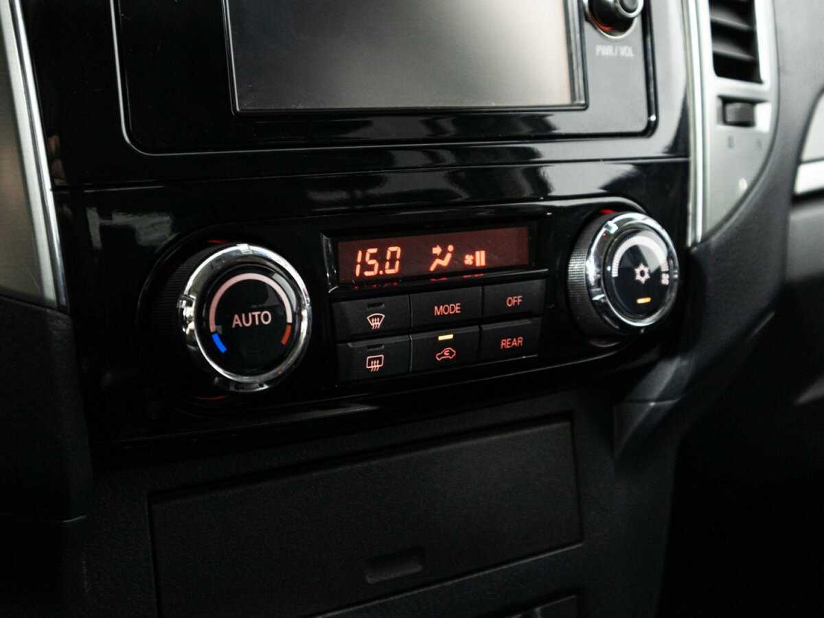 Купить Mitsubishi Pajero с пробегом. Фото: #14