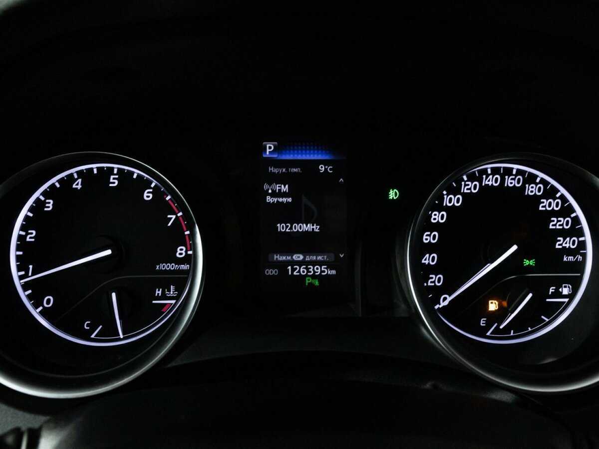 Купить Toyota Camry с пробегом. Фото: #11