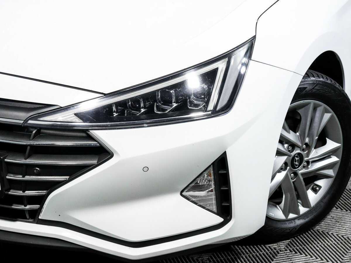 Купить Hyundai Elantra с пробегом. Фото: #16