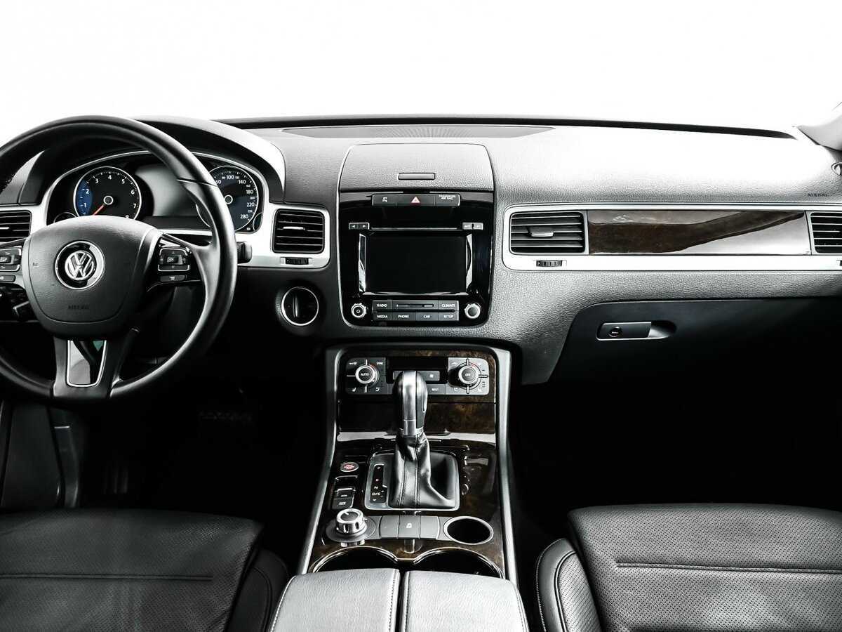 Купить Volkswagen Touareg с пробегом. Фото: #10