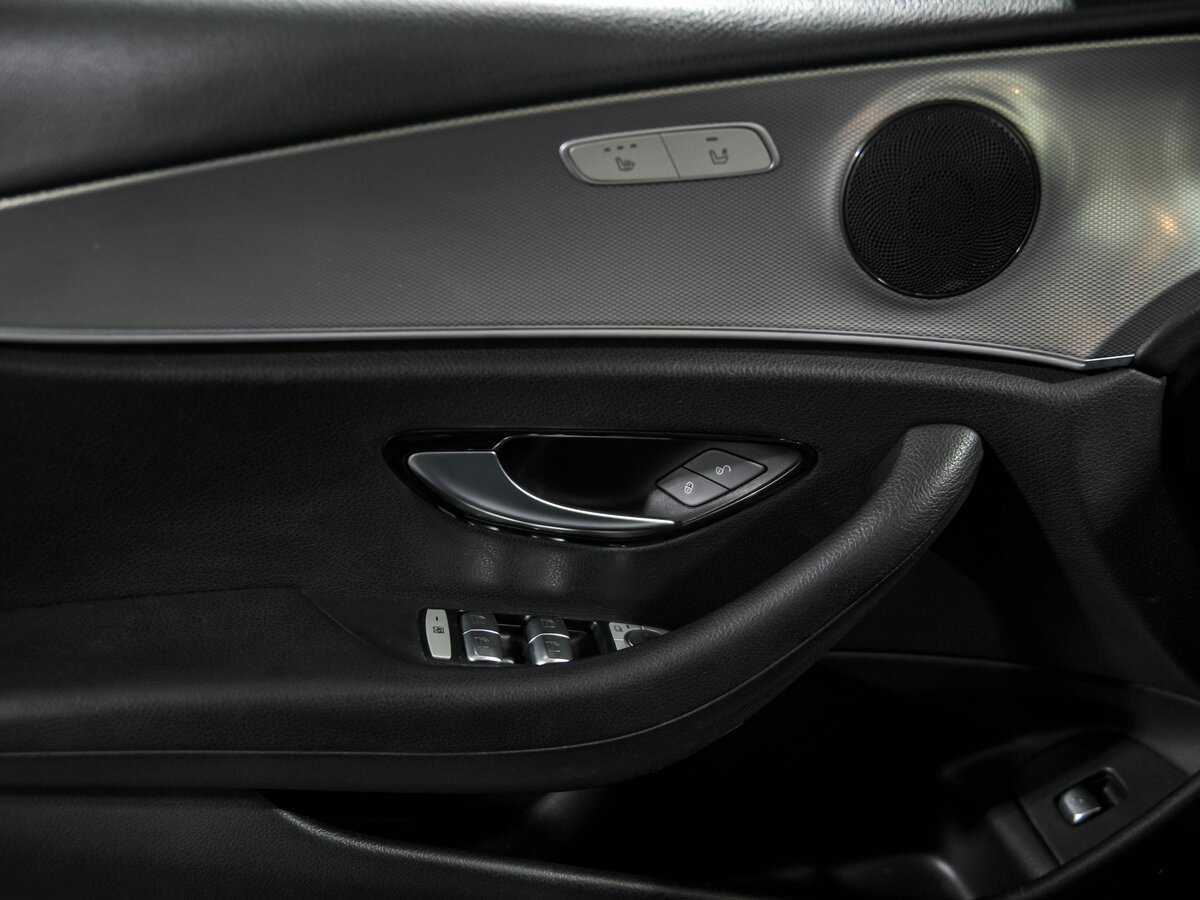 Купить Mercedes-Benz E-Класс с пробегом. Фото: #12