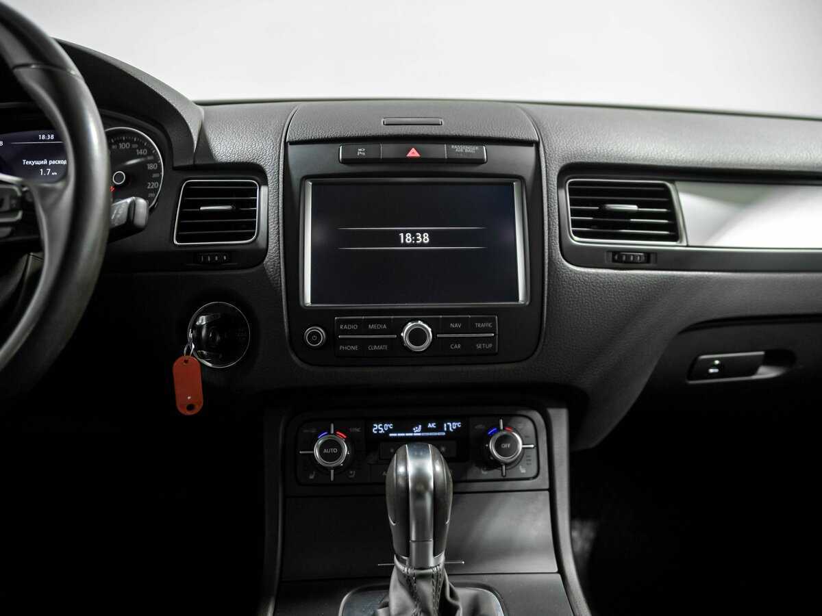 Купить Volkswagen Touareg с пробегом. Фото: #9