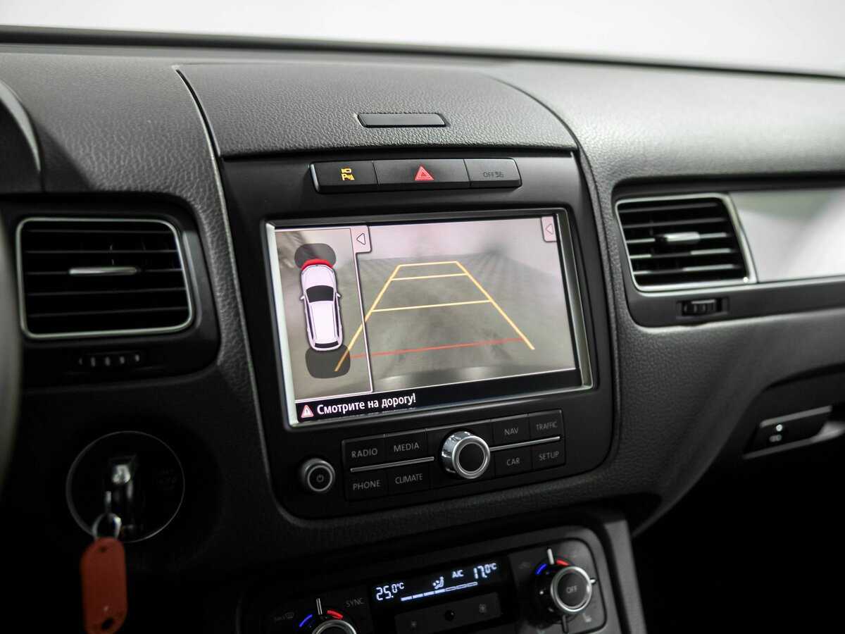 Купить Volkswagen Touareg с пробегом. Фото: #10