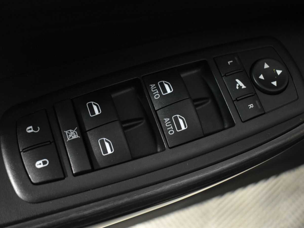 Купить Jeep Cherokee с пробегом. Фото: #12