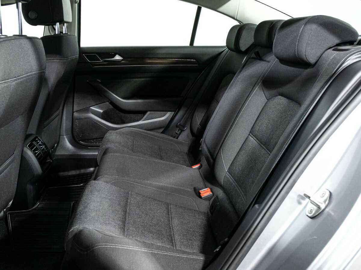 Купить Volkswagen Passat с пробегом. Фото: #9