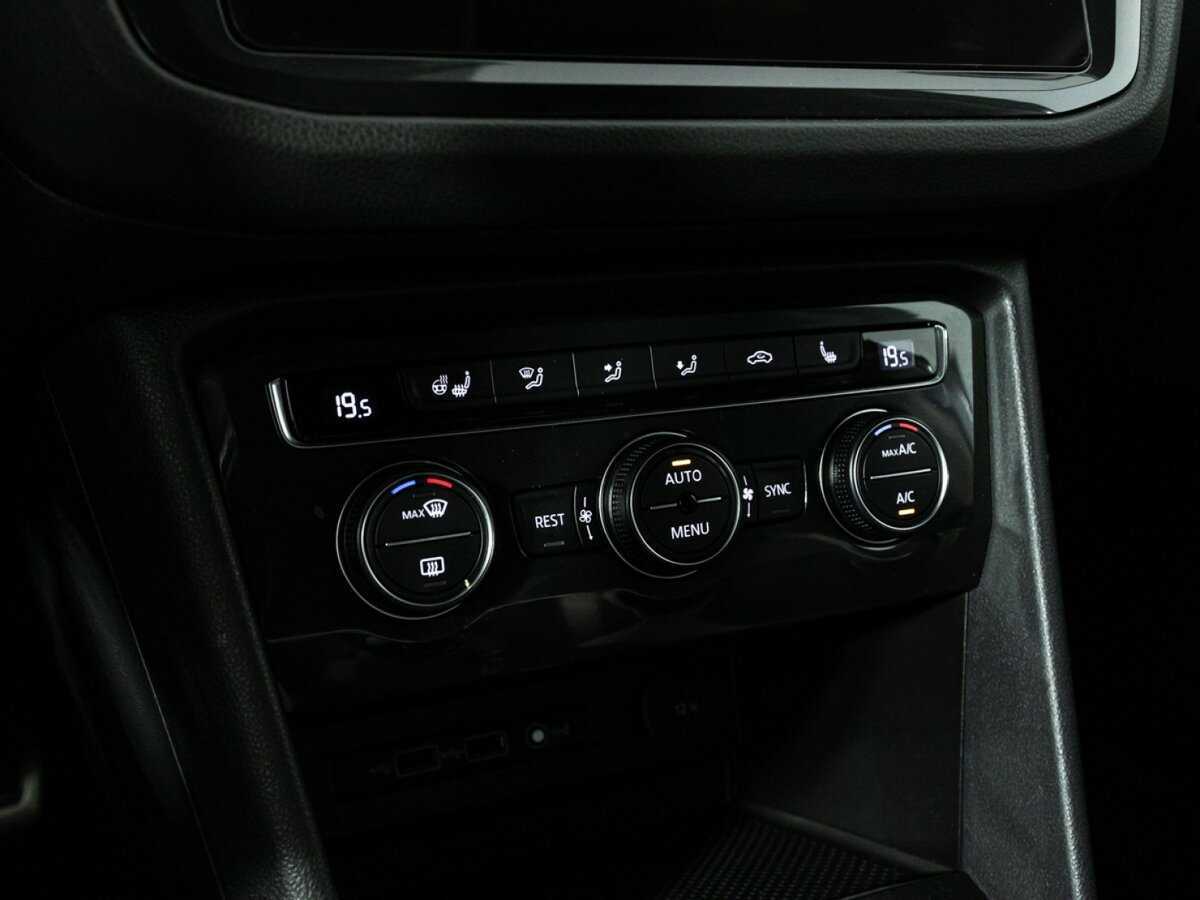 Купить Volkswagen Tiguan с пробегом. Фото: #17